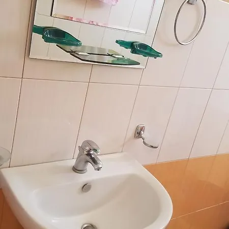 Juli Hasani Guest house Ksamil