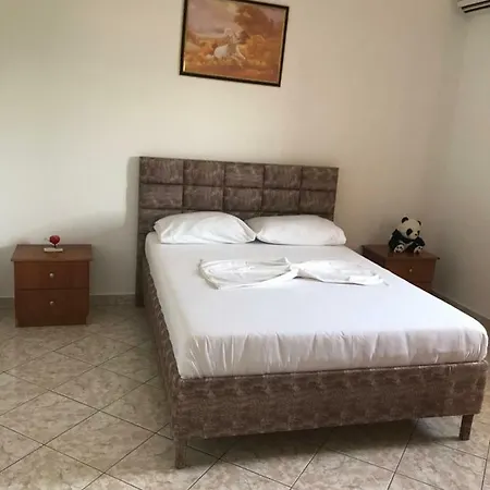 Guest house Juli Hasani *